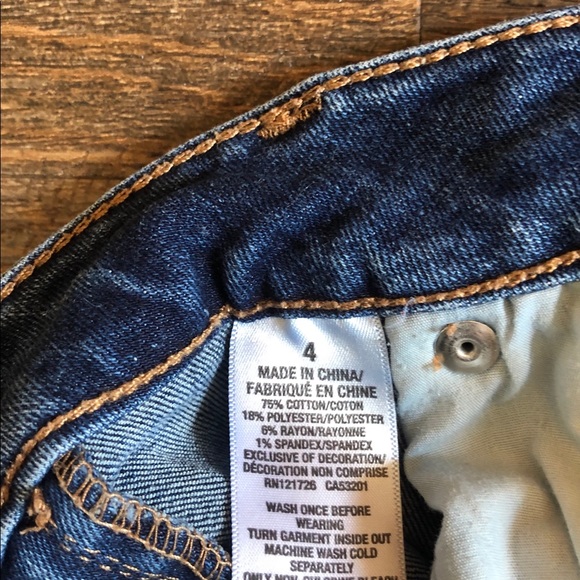 Aeropostale jean shorts with rips - Picture 4 of 4